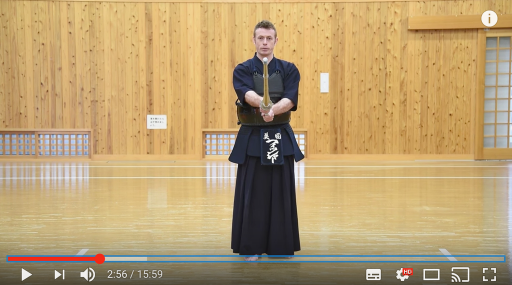 Kendo Basics : Fighting Stance, or Kamae and Sonkyo - The Kendo Show